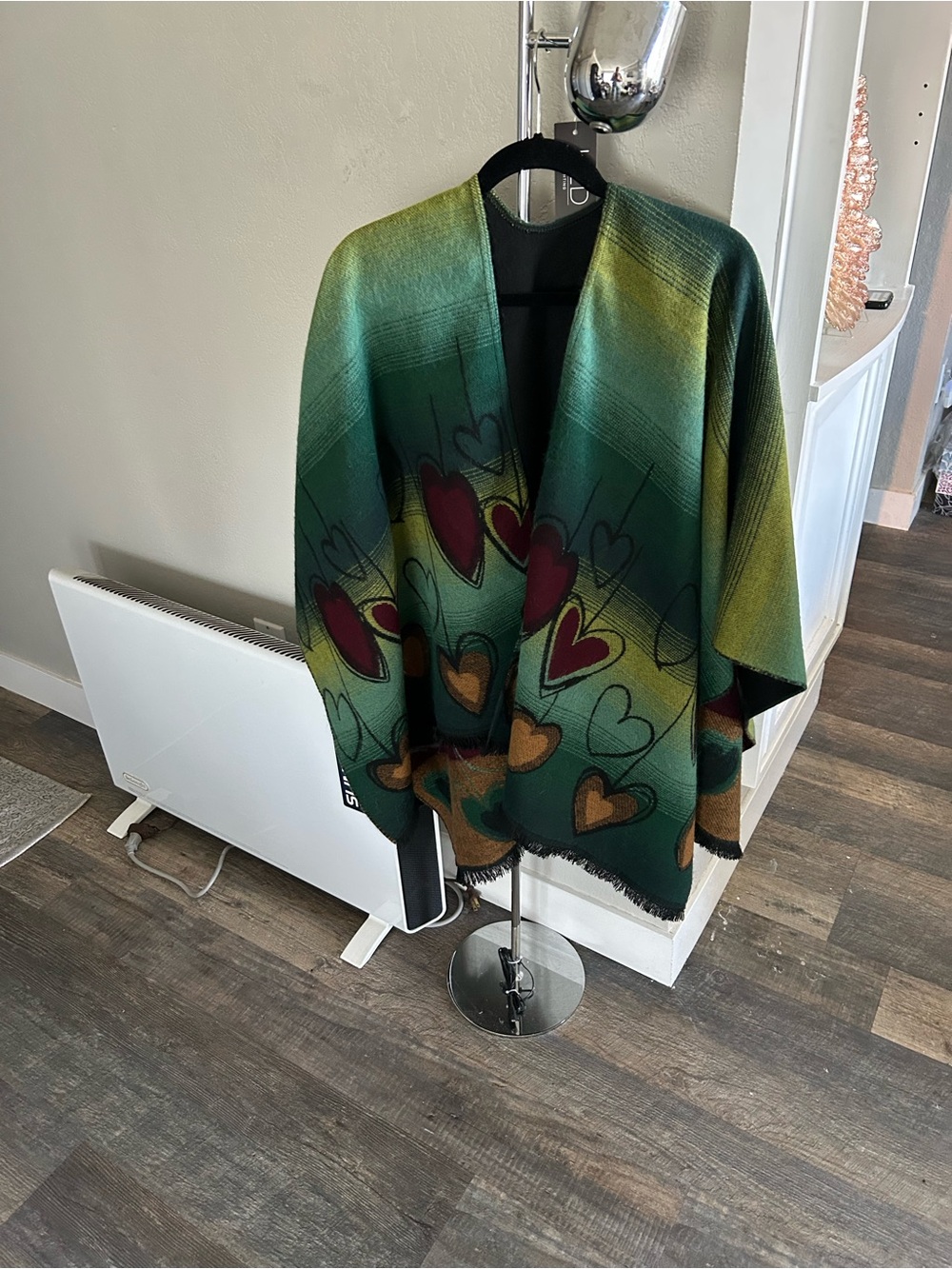 Green Heart-Pattern Open-Front Cape